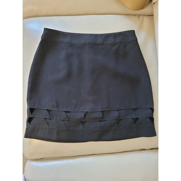 Pencil Skirt | Mini Skirt | Scallop Cut Detail | Size M | Womens - Picture 8 of 8